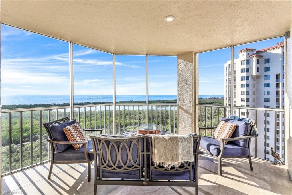 6585 Nicholas BLVD 1803 NAPLES, FL 34108