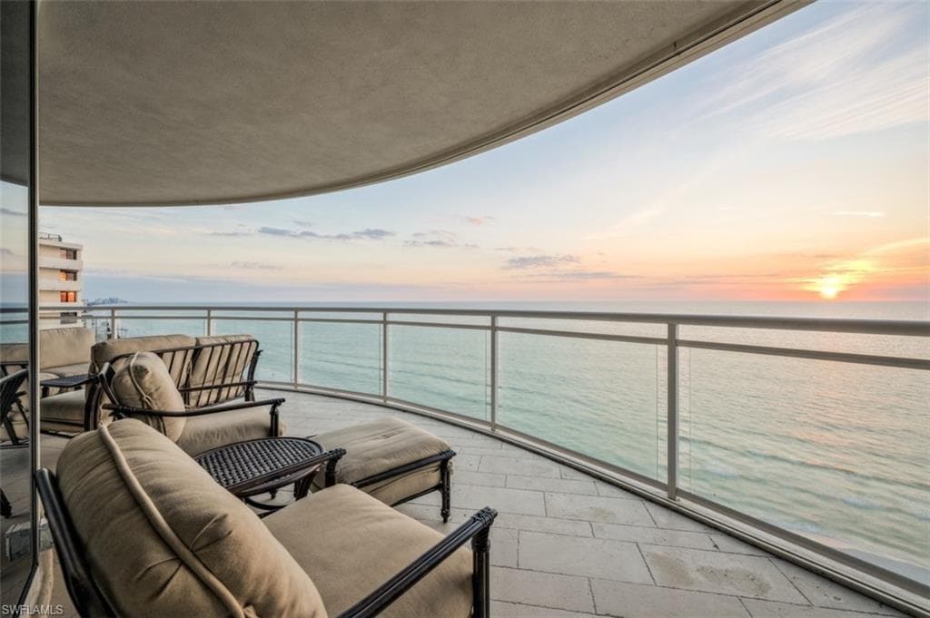 11125 GULF SHORE DR PH-3 NAPLES, FL 34108