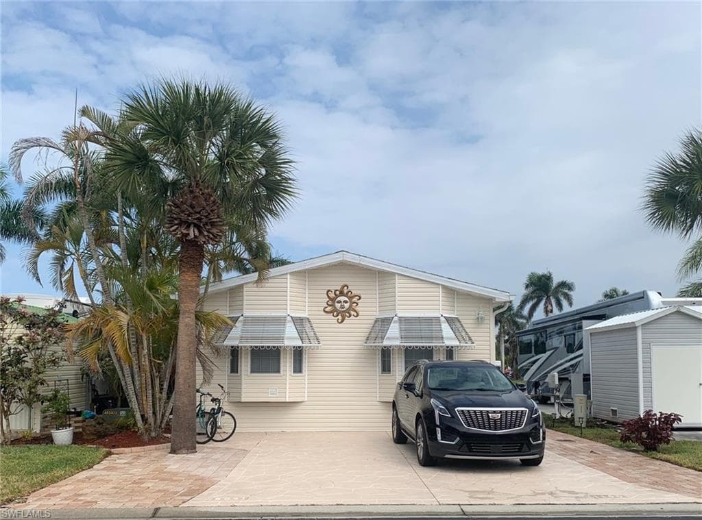 1150 Silver Lakes BLVD NAPLES, FL 34114