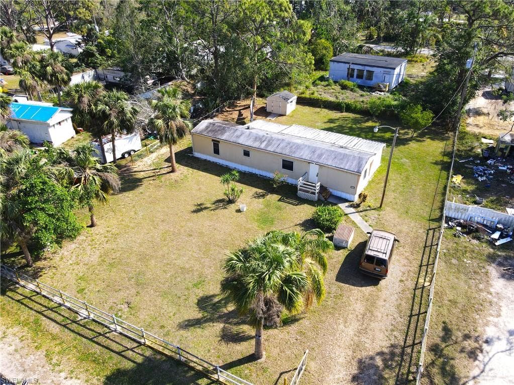 8209 Nault RD NORTH FORT MYERS, FL 33917