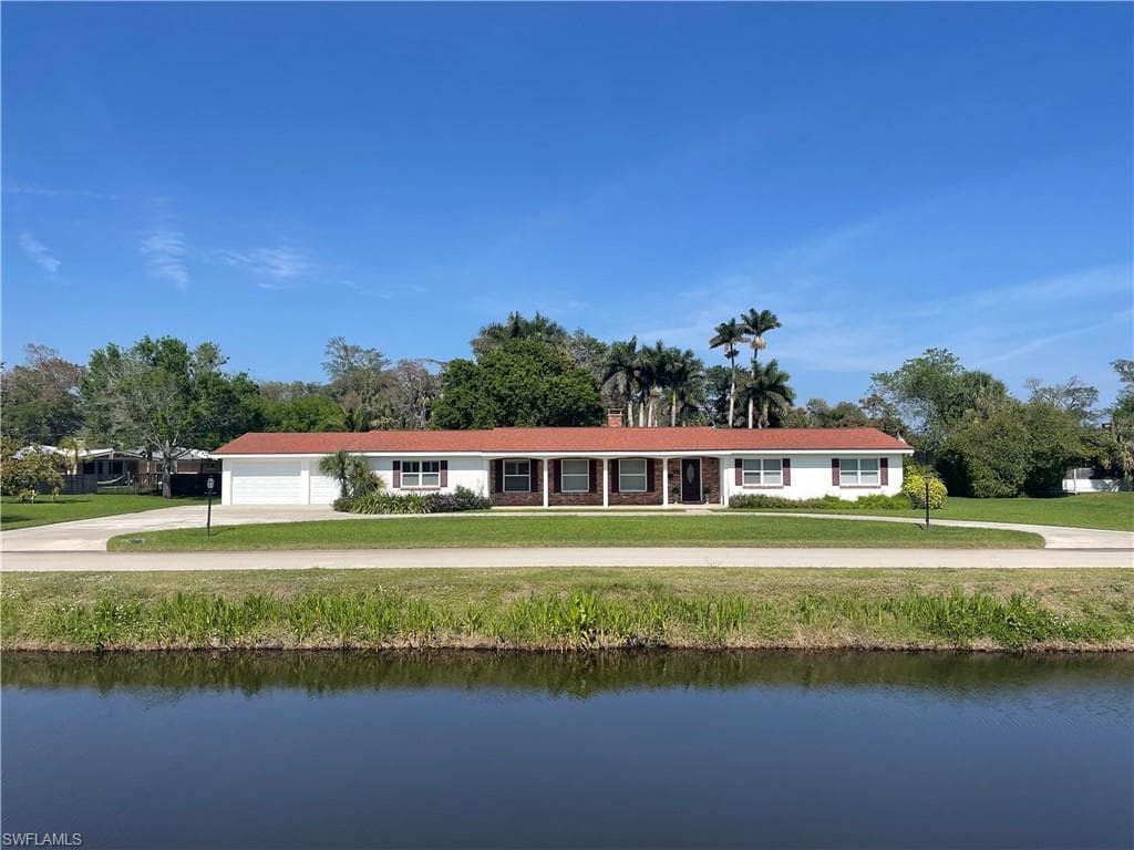 415 E Avenida Del Rio CLEWISTON, FL 33440