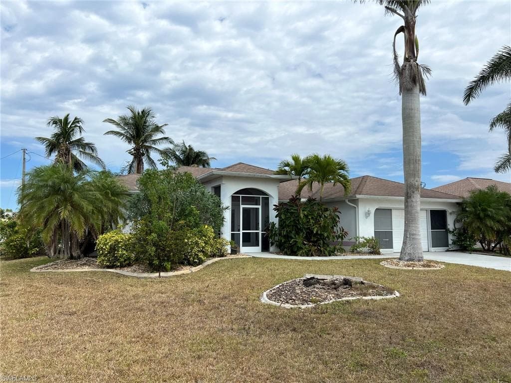 607 SE 29th TER CAPE CORAL, FL 33904