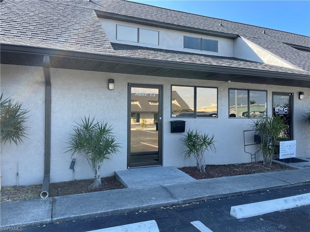 5235 Ramsey WAY Suite 13 FORT MYERS, FL 33907