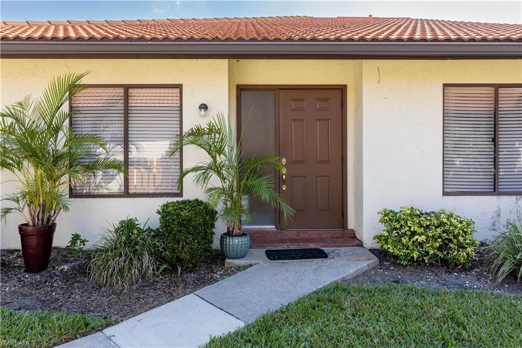 1412 Park Shore CIR 4 FORT MYERS, FL 33901
