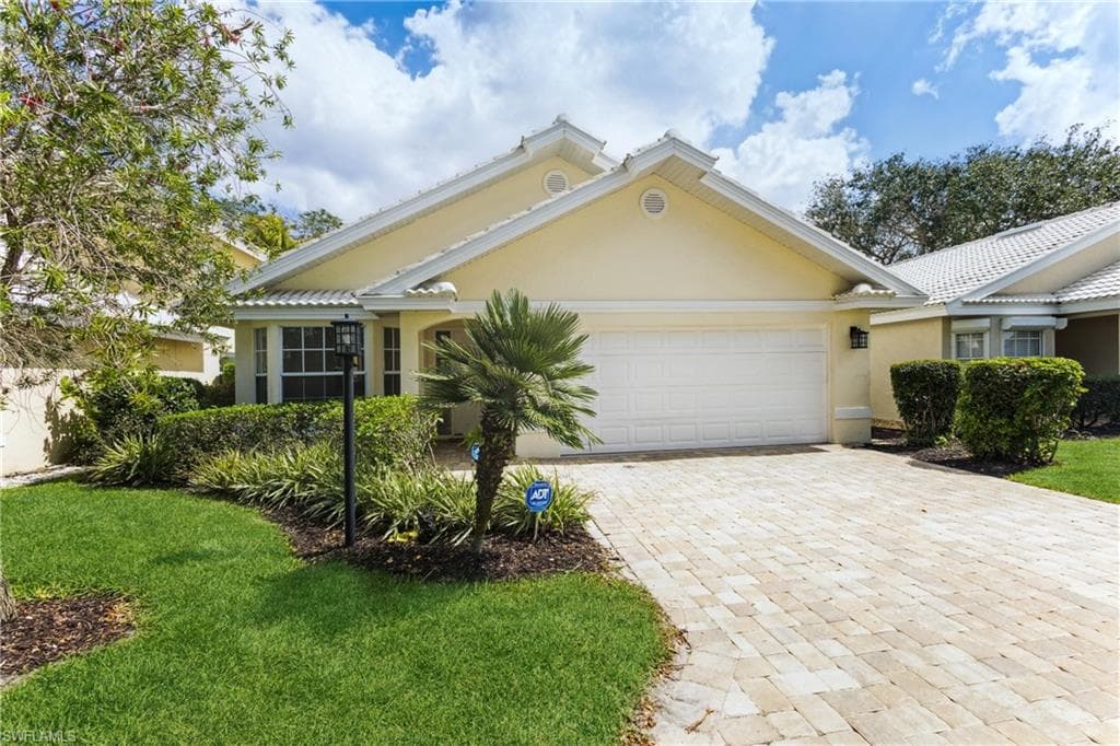 1601 Weybridge CIR 11 NAPLES, FL 34110