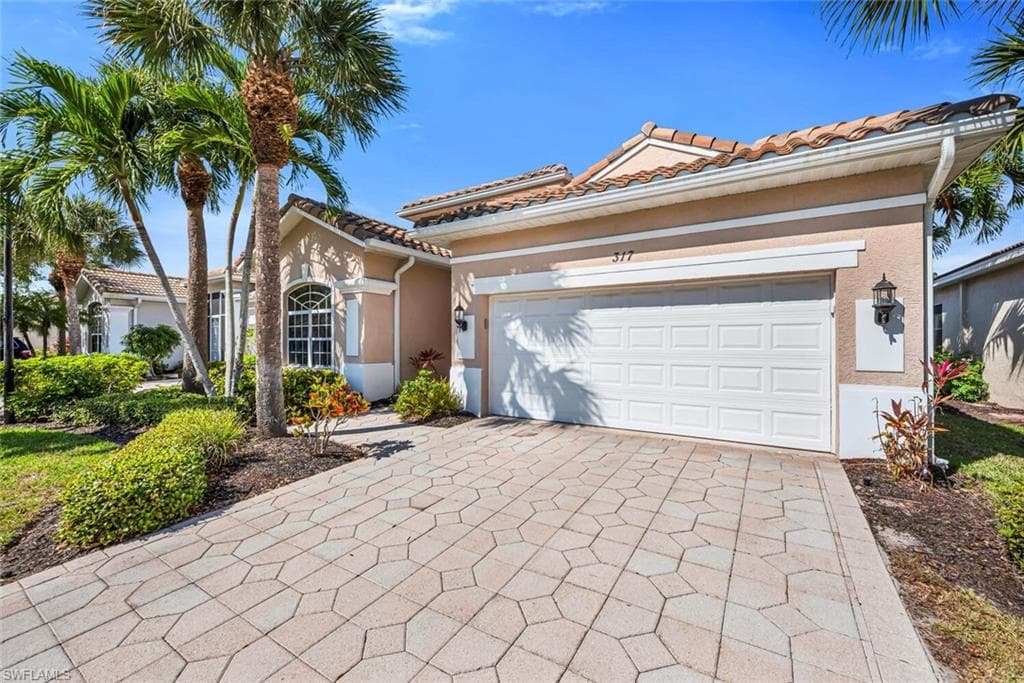 317 Harvard LN NAPLES, FL 34104