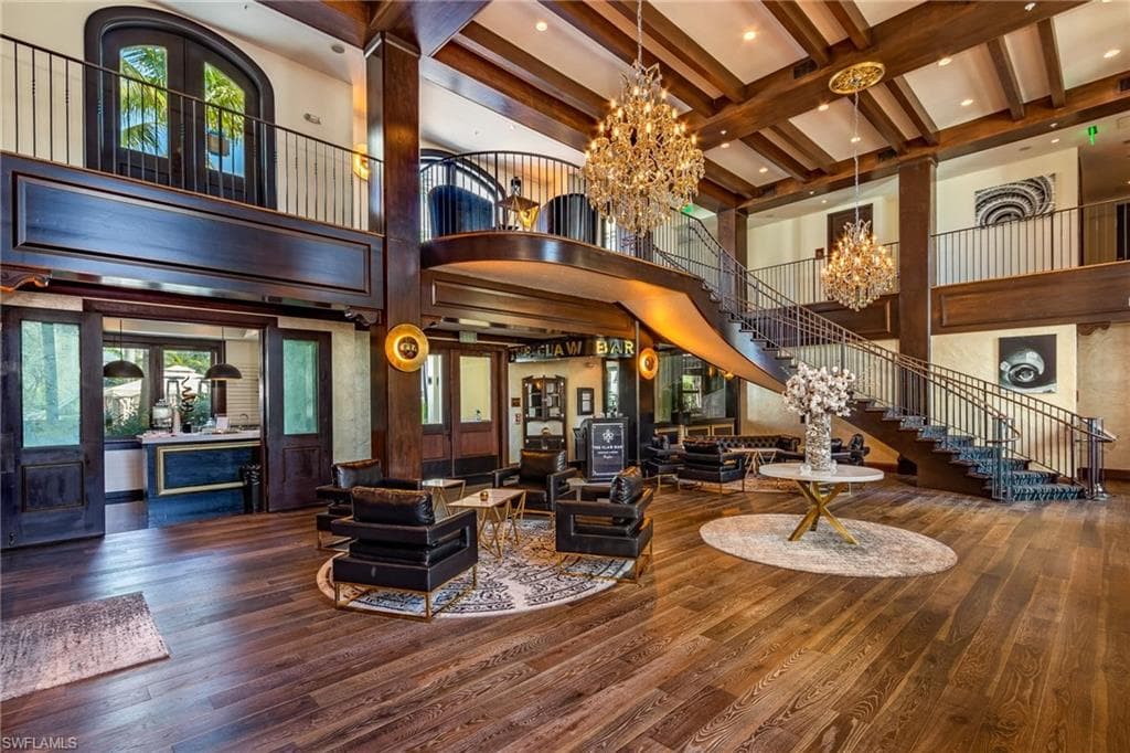 221 9TH ST S 201 NAPLES, FL 34102