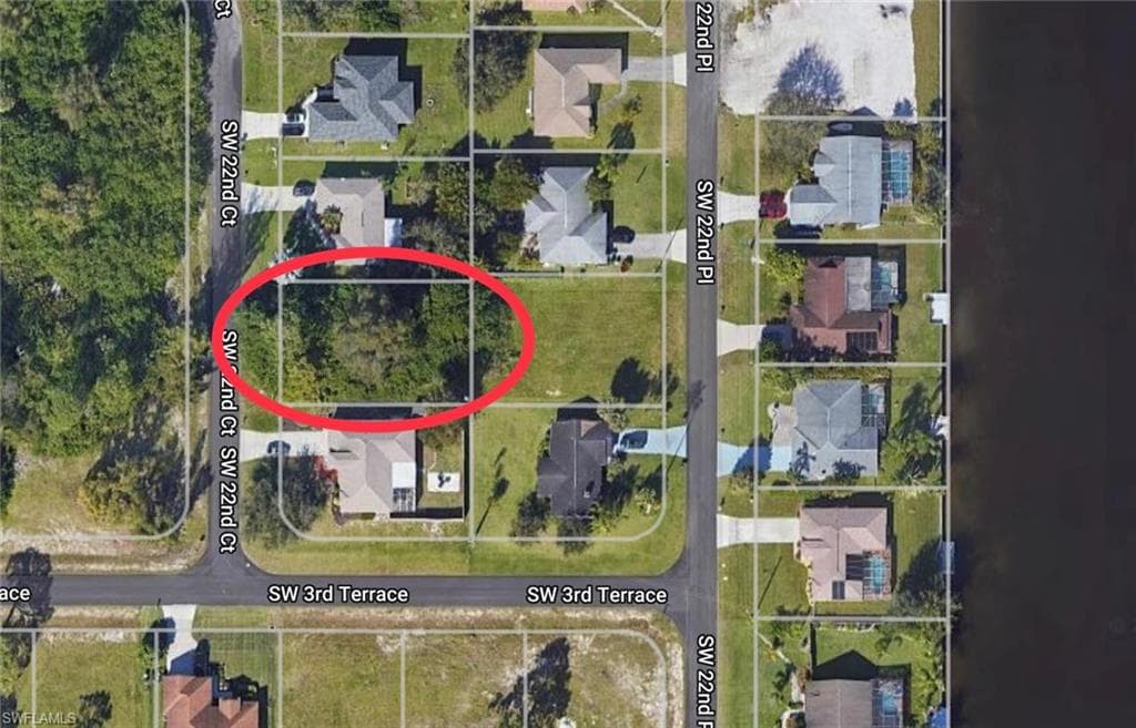 235 SW 22nd CT CAPE CORAL, FL 33991