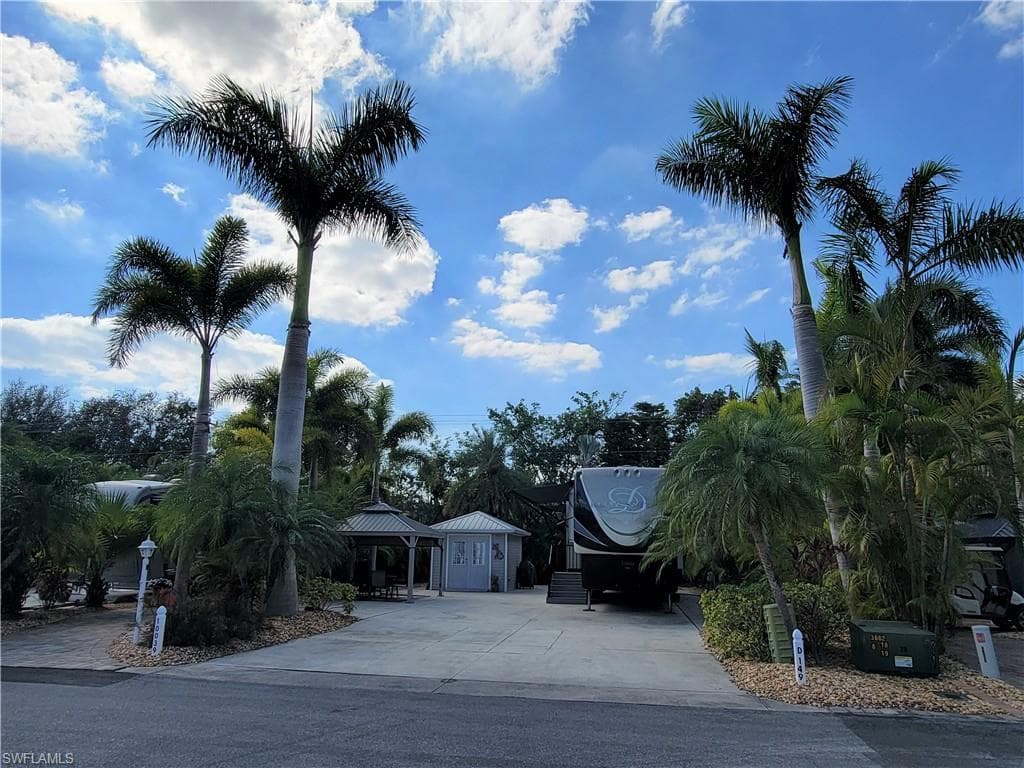10039 Ramblewood CT FORT MYERS, FL 33905
