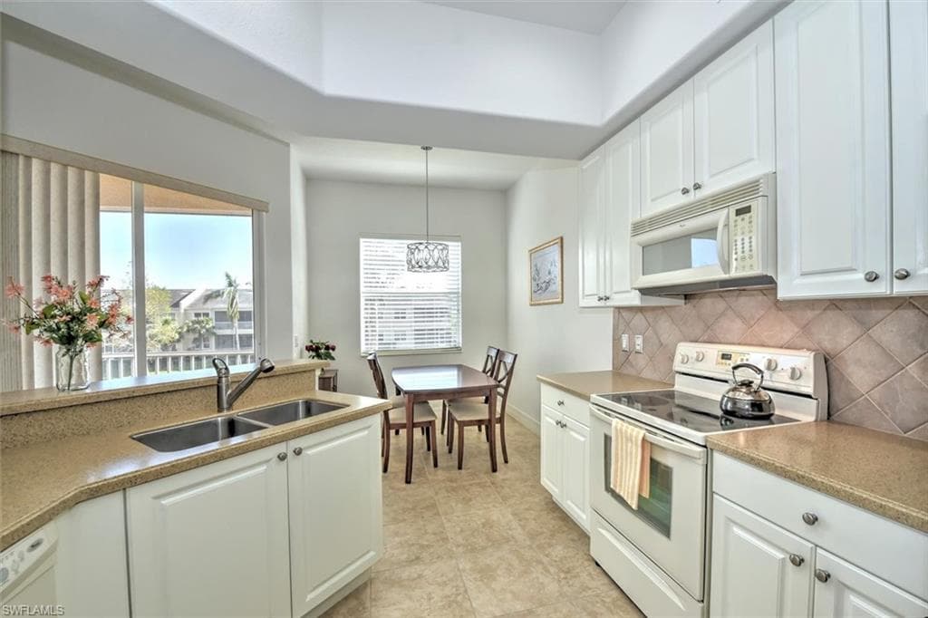 6021 Jonathans Bay CIR 502 FORT MYERS, FL 33908