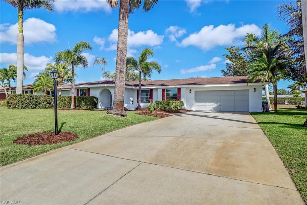 103 Doral CIR NAPLES, FL 34113