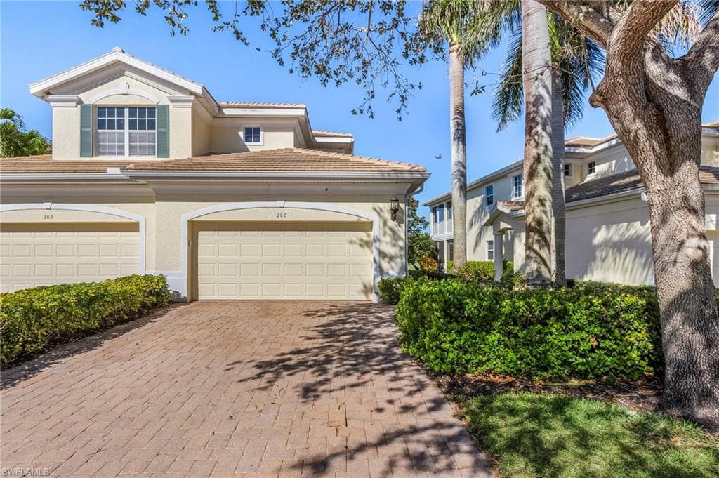 28657 San Lucas LN 202 BONITA SPRINGS, FL 34135