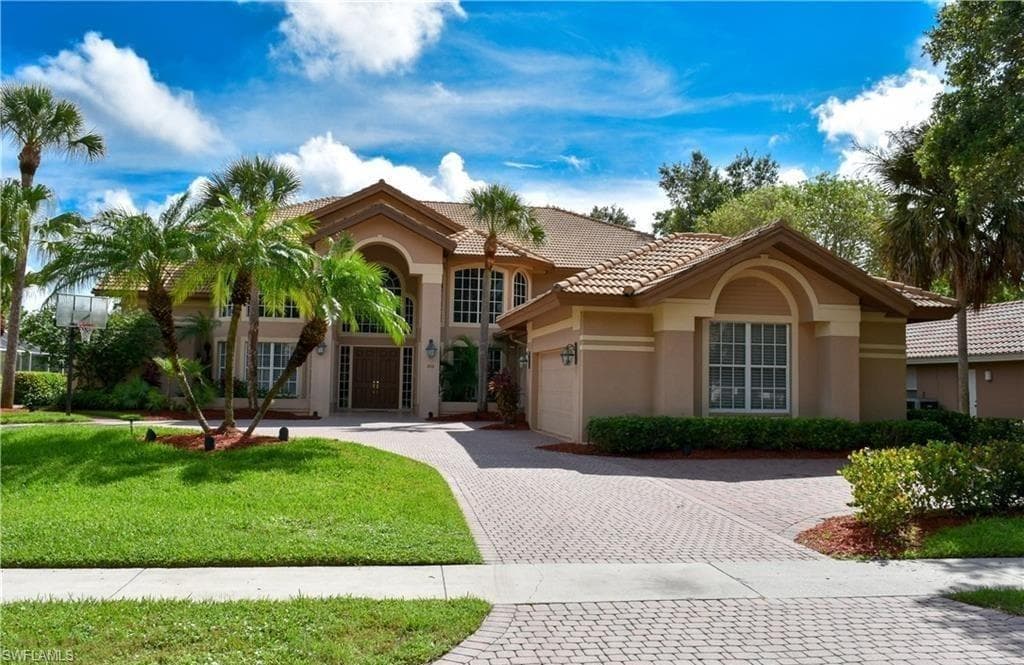 212 Silverado DR NAPLES, FL 34119