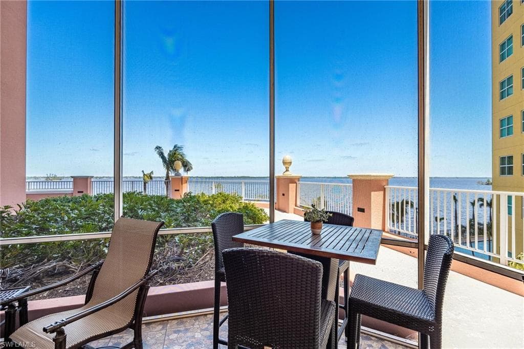 2745 1st ST 306 FORT MYERS, FL 33916