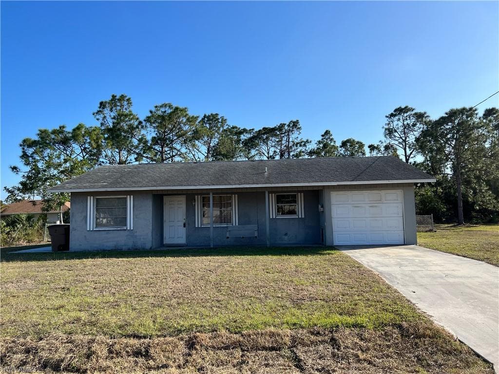 2801 41st ST SW LEHIGH ACRES, FL 33976