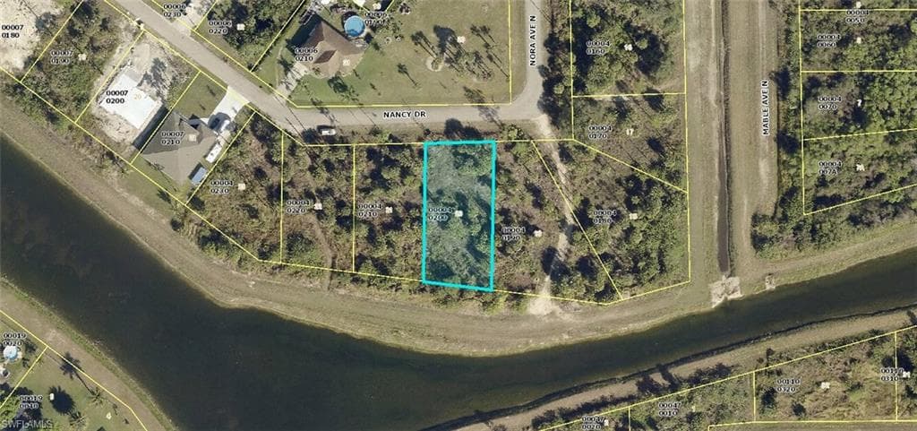 2805 Nancy DR LEHIGH ACRES, FL 33971
