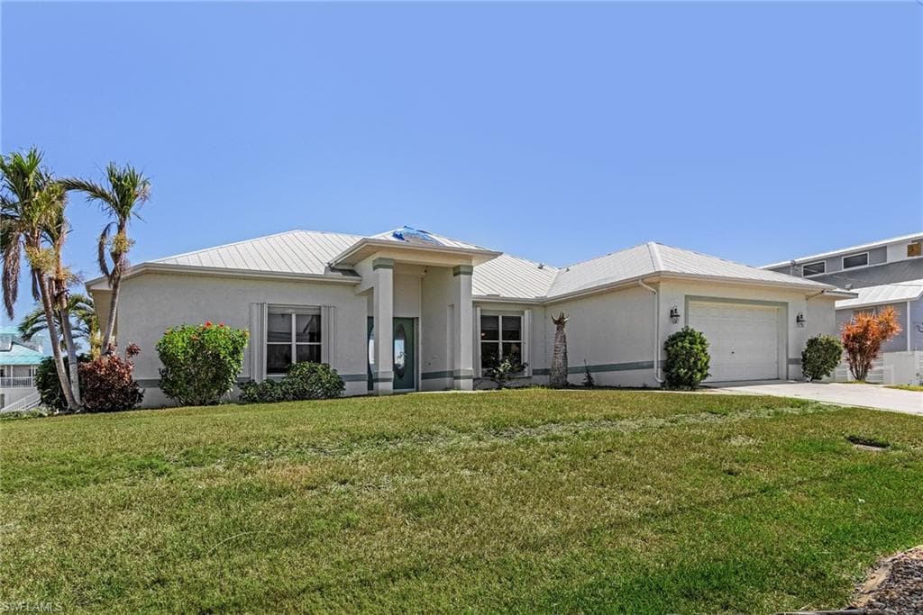 2372 Sycamore ST ST. JAMES CITY, FL 33956