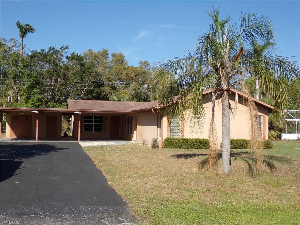 2213-2215 Marilyn LN FORT MYERS, FL 33905