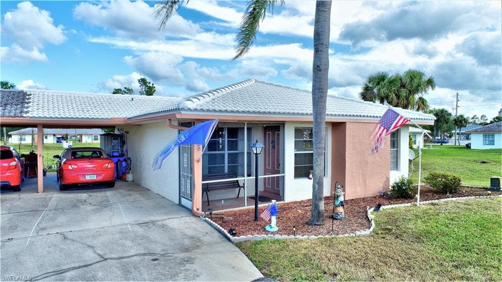 220 Oakmont PKWY LEHIGH ACRES, FL 33936