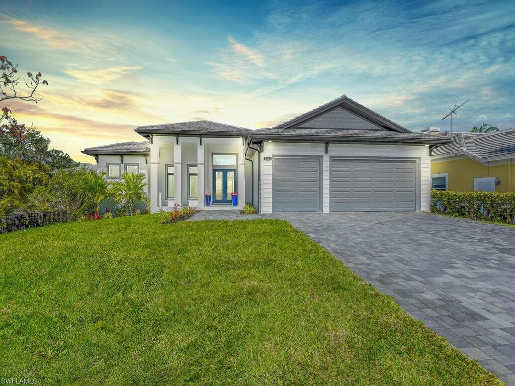 4234 Tarpon AVE BONITA SPRINGS, FL 34134