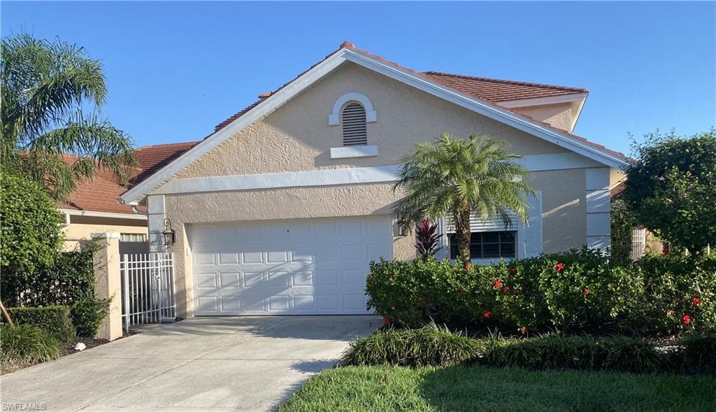 2212 Paget CIR NAPLES, FL 34112