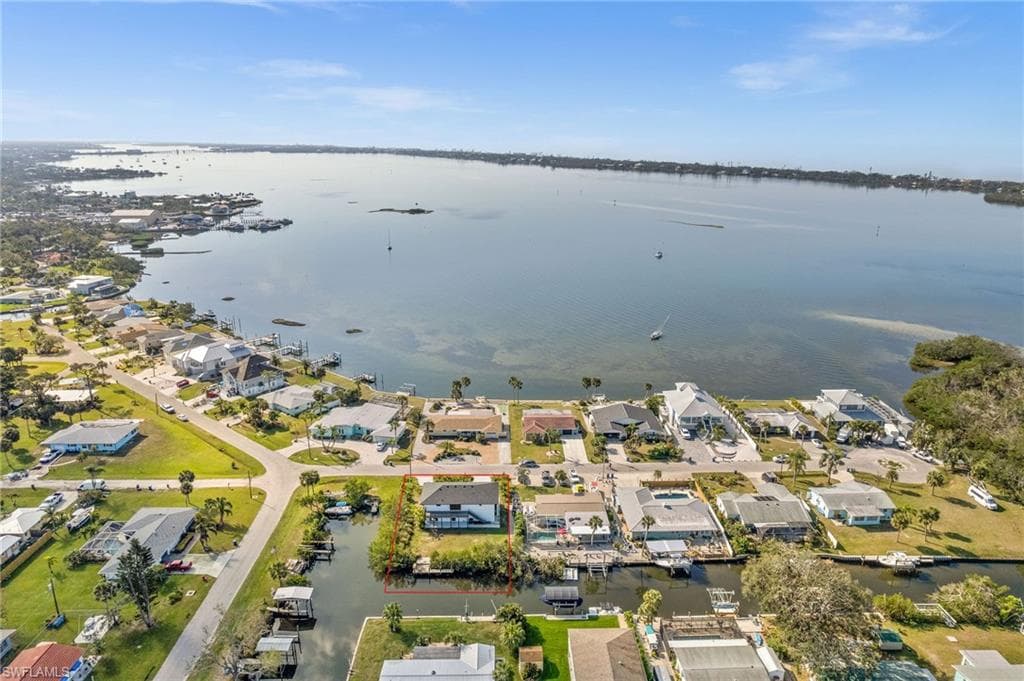 928 Suncrest LN ENGLEWOOD, FL 34223
