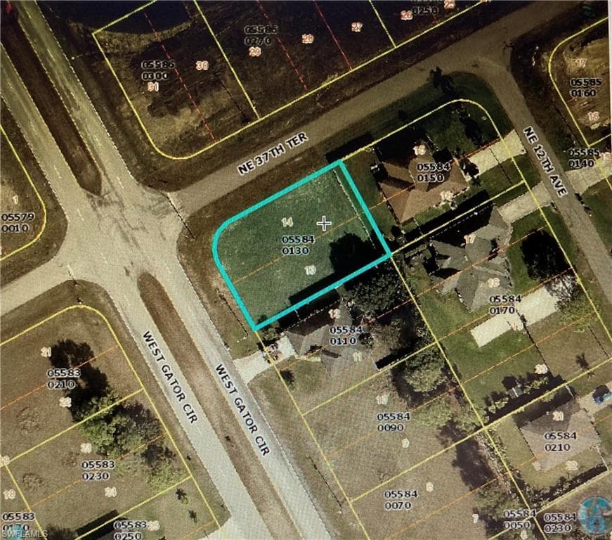 3729 W Gator CIR CAPE CORAL, FL 33909