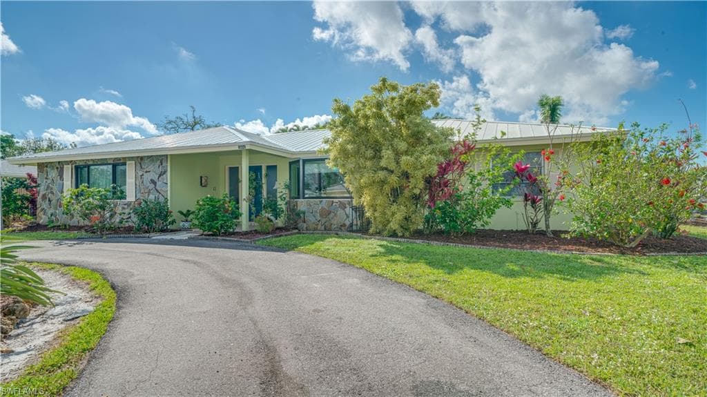 1604 N Mayfair RD FORT MYERS, FL 33919