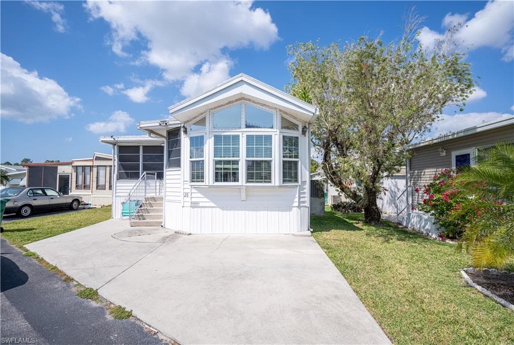 26 Garnet DR 26-G NAPLES, FL 34114