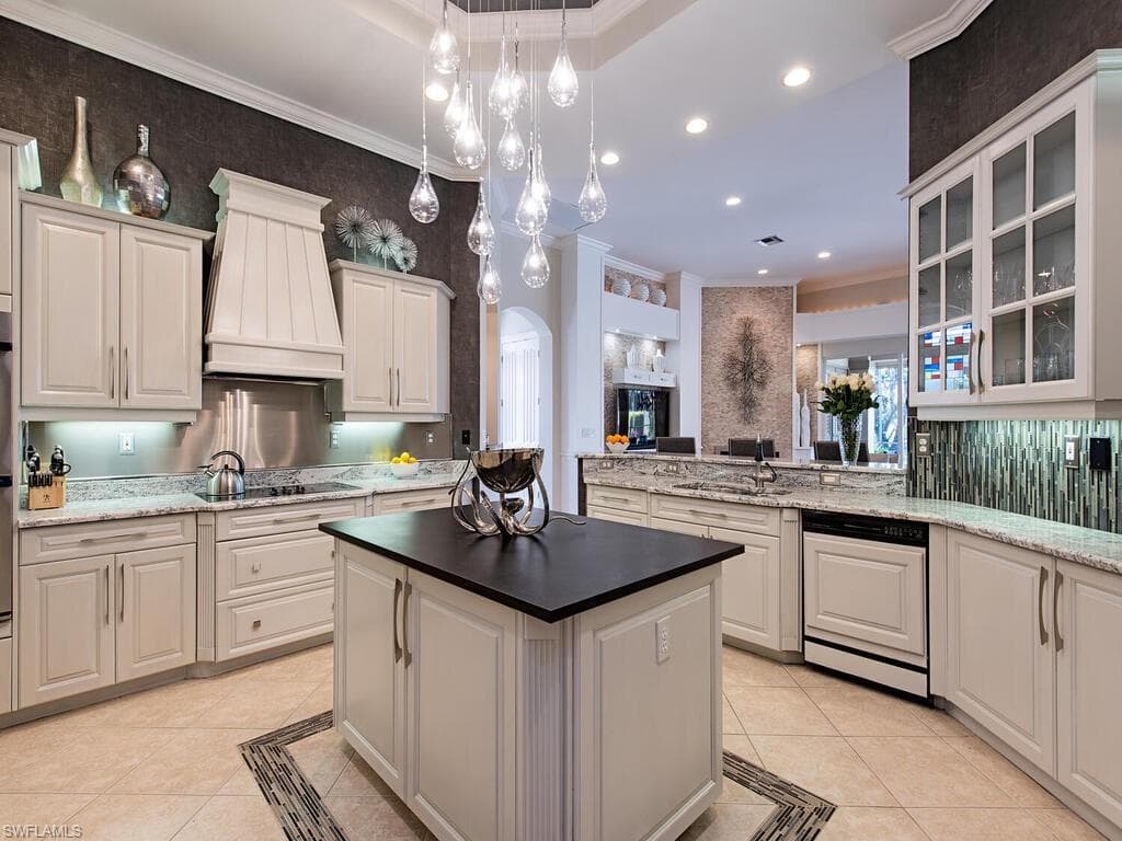 3270 Sedge PL NAPLES, FL 34105