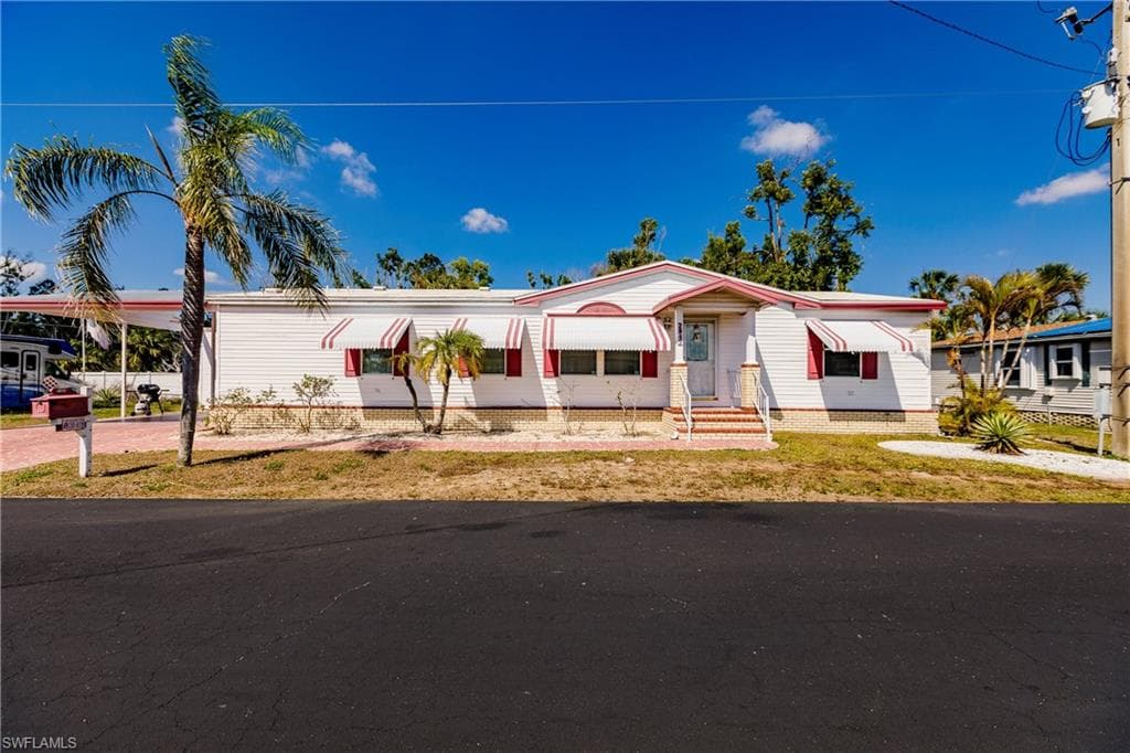 2947 Rain Dance LN NORTH FORT MYERS, FL 33917
