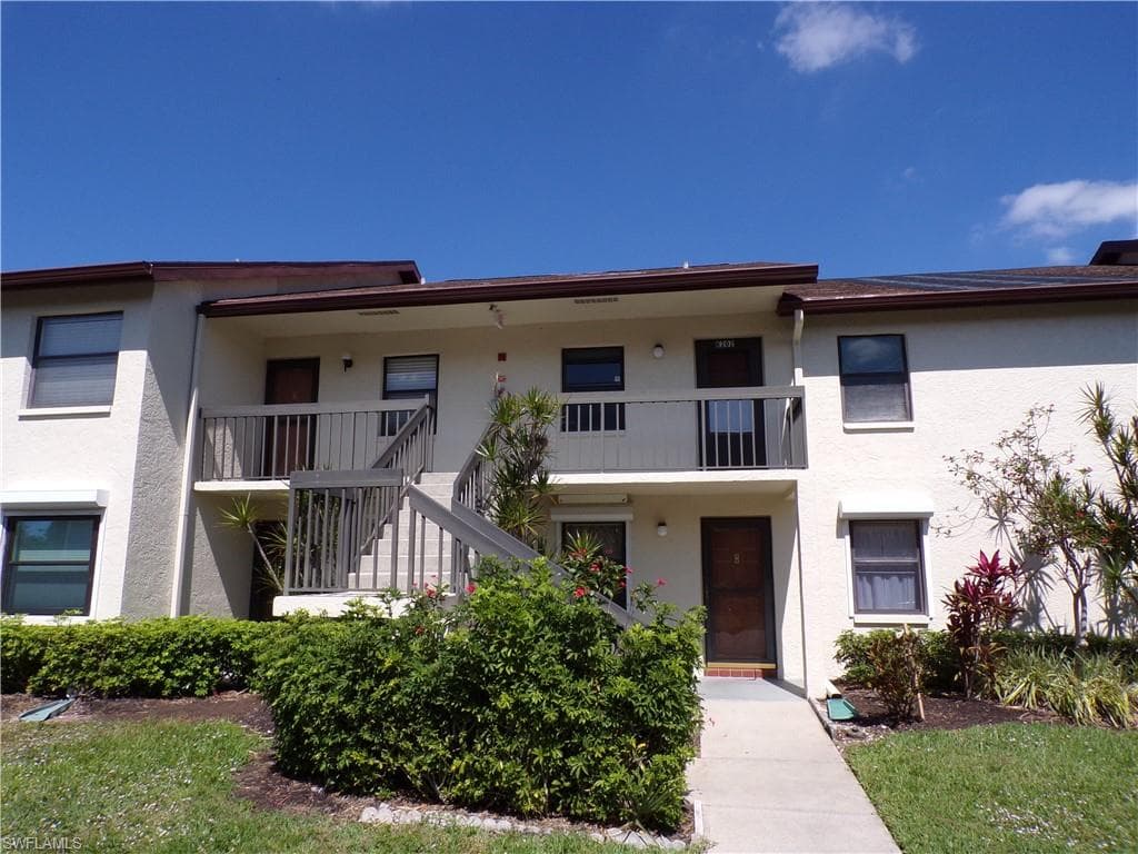 9300 Lake Park DR 202 FORT MYERS, FL 33919