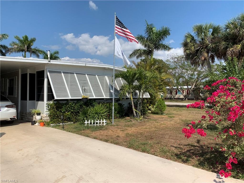 201 Sugar Loaf LN 152 NAPLES, FL 34114