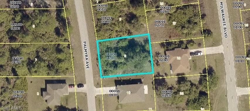 417 Palmyra AVE LEHIGH ACRES, FL 33974