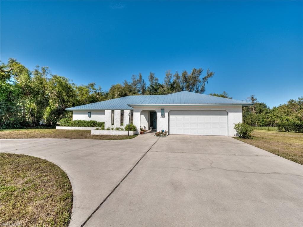 10757 Winterview DR NAPLES, FL 34109