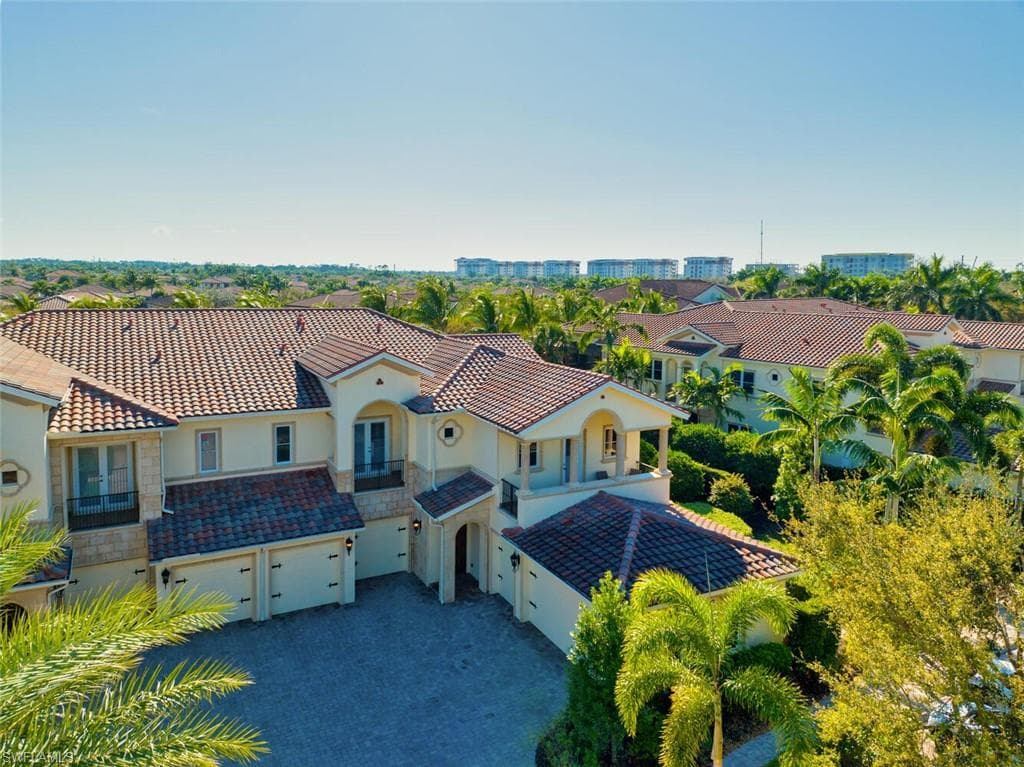 2317 Residence CIR 102 NAPLES, FL 34105