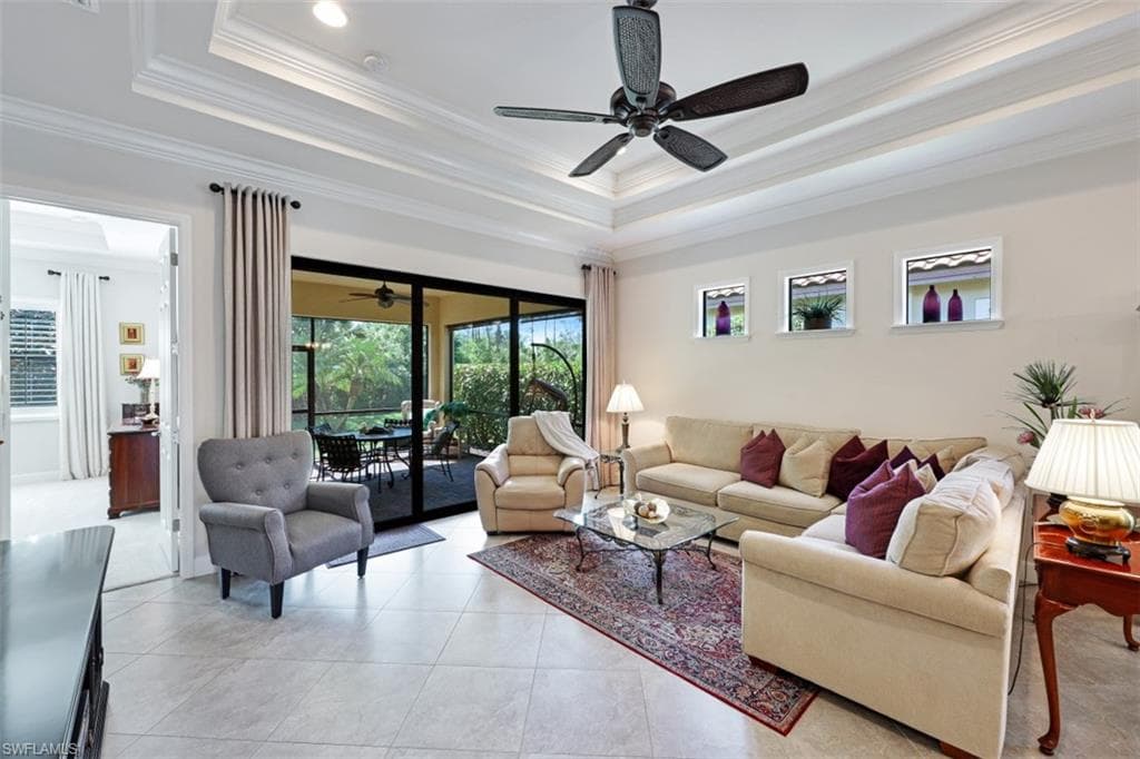 9129 Isla Bella CIR BONITA SPRINGS, FL 34135