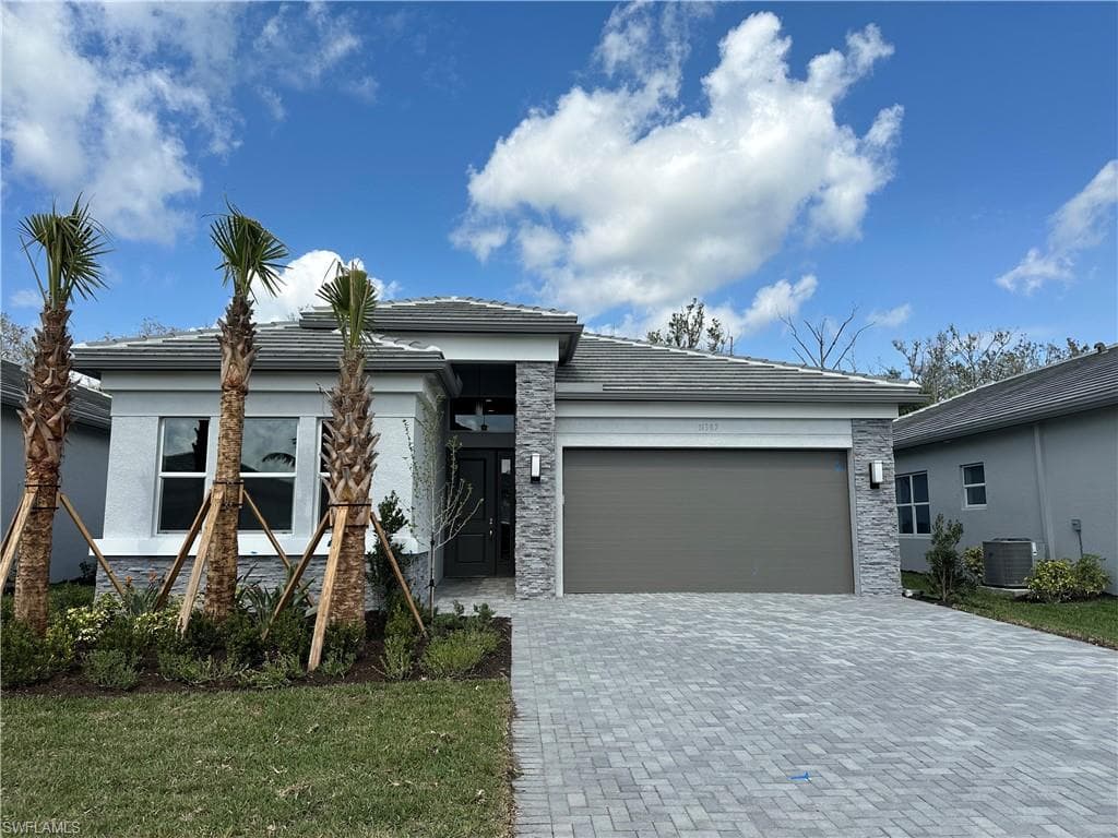 11387 Jacaranda DR NAPLES, FL 34120