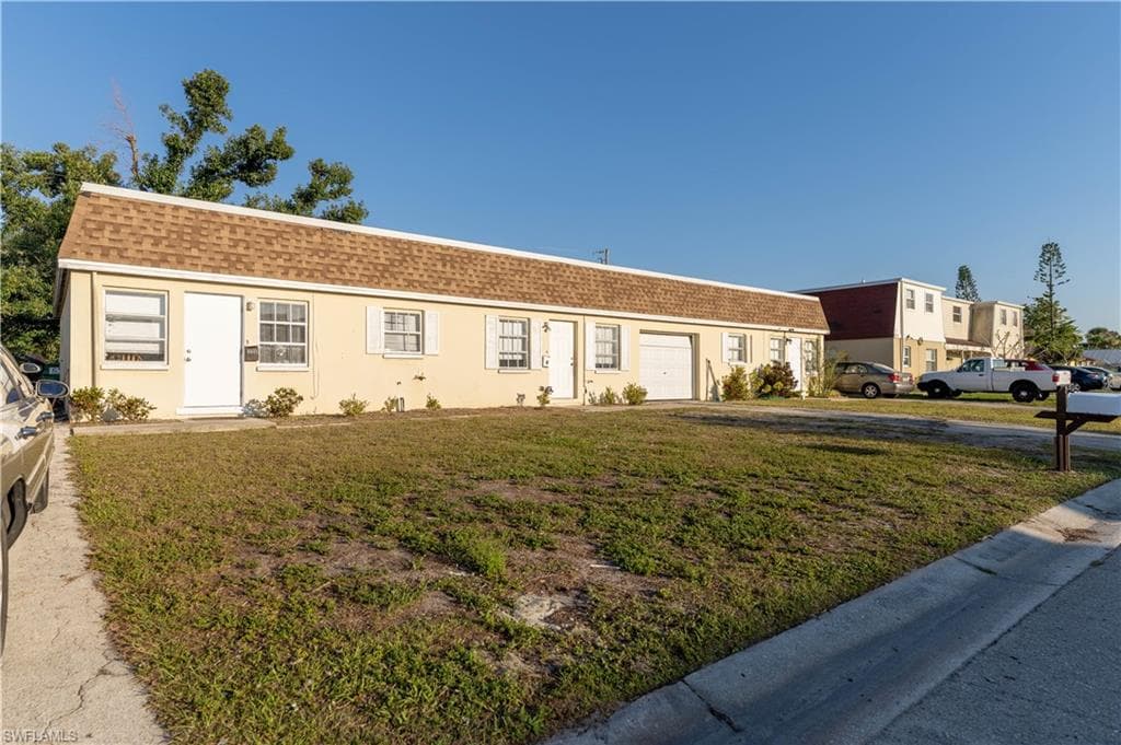 6615-6621 Warwick CIR FORT MYERS, FL 33919