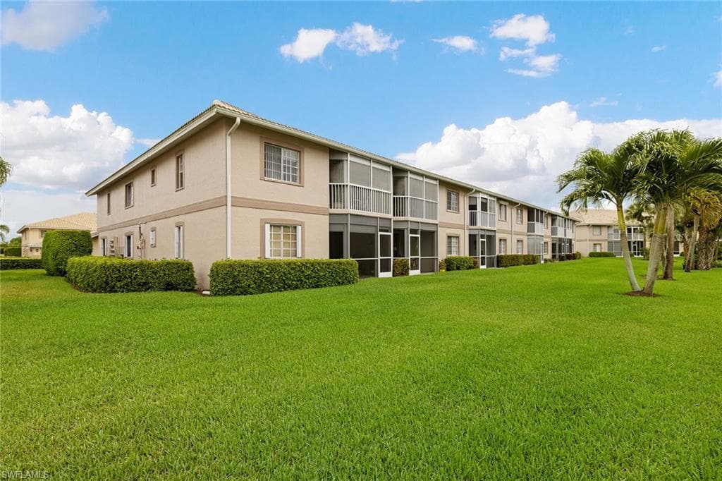 9060 Michael CIR 409 NAPLES, FL 34113