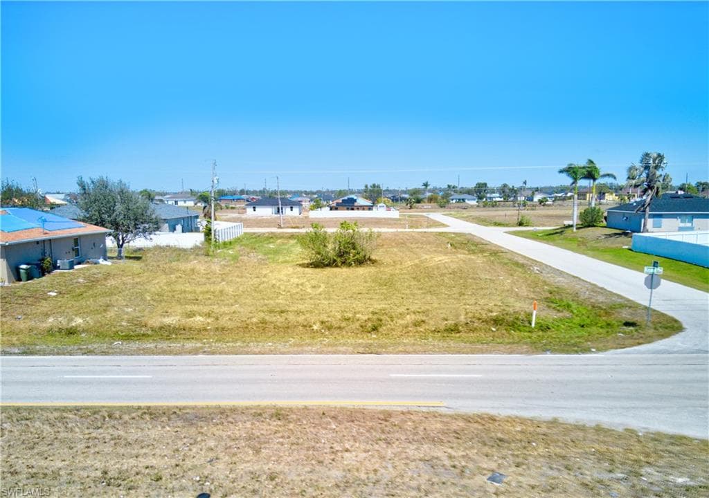 225 Kismet PKWY E CAPE CORAL, FL 33909