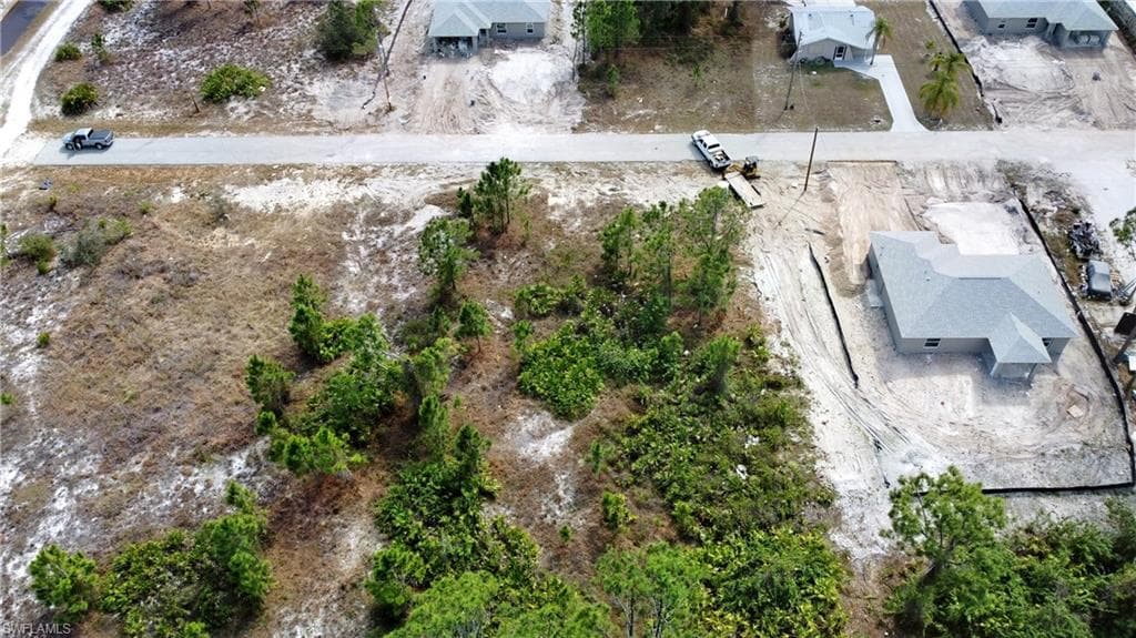 3704 41st ST SW LEHIGH ACRES, FL 33976