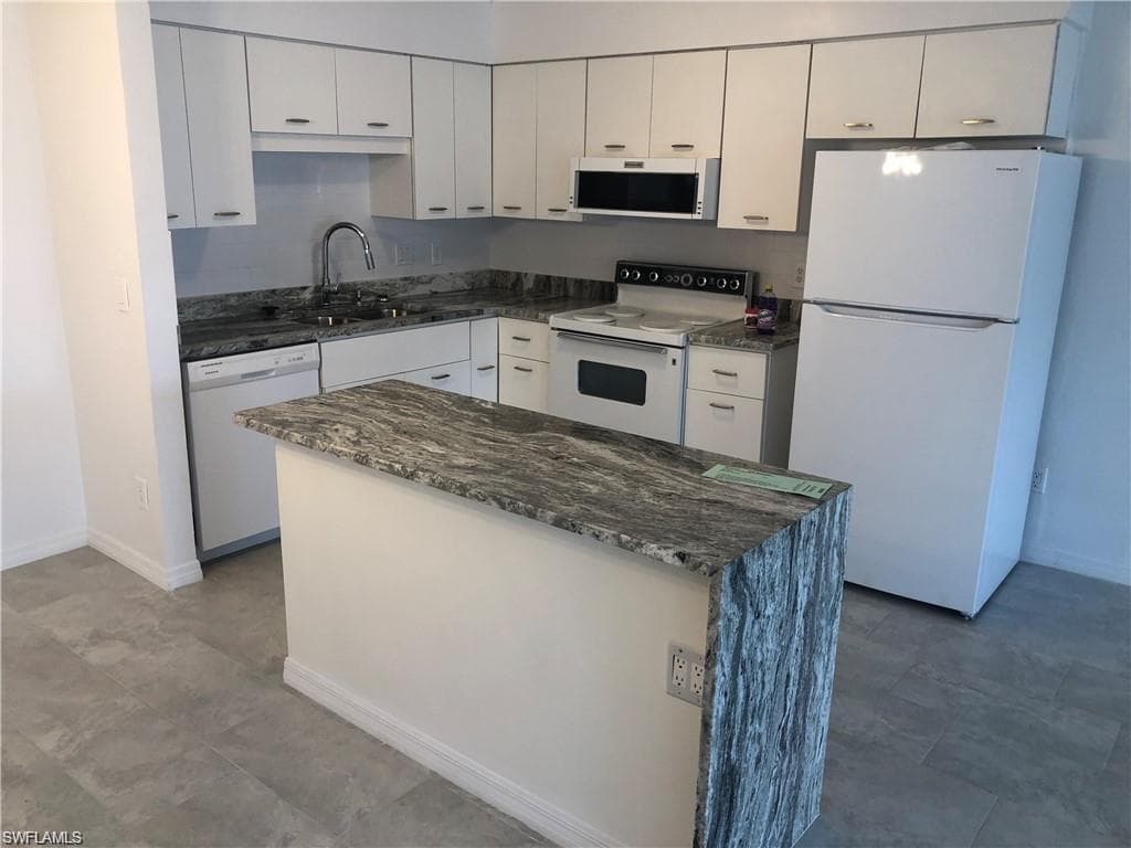 6194 Principia DR 2 FORT MYERS, FL 33919