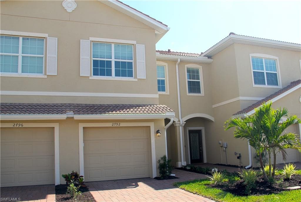 2792 Blossom WAY NAPLES, FL 34120