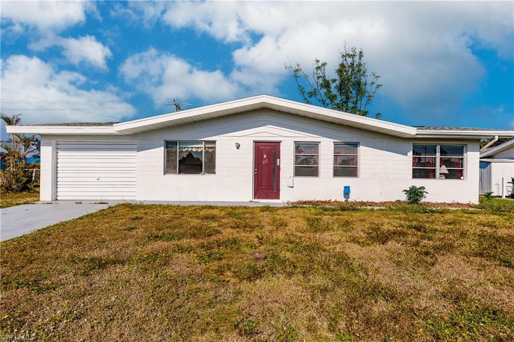 322 Lasayette DR NE PORT CHARLOTTE, FL 33952