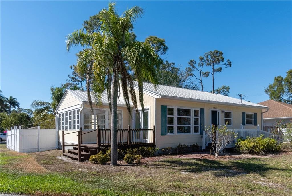 3725 Guilford Oaks LN NAPLES, FL 34112
