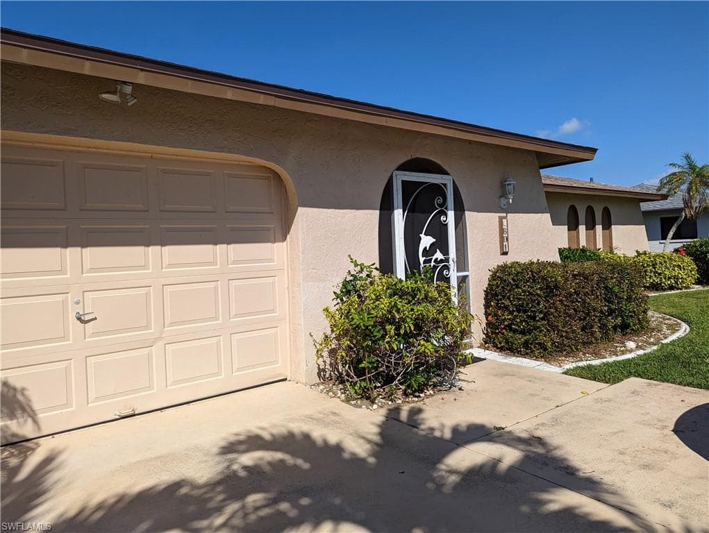 601 SE 2nd TER CAPE CORAL, FL 33990