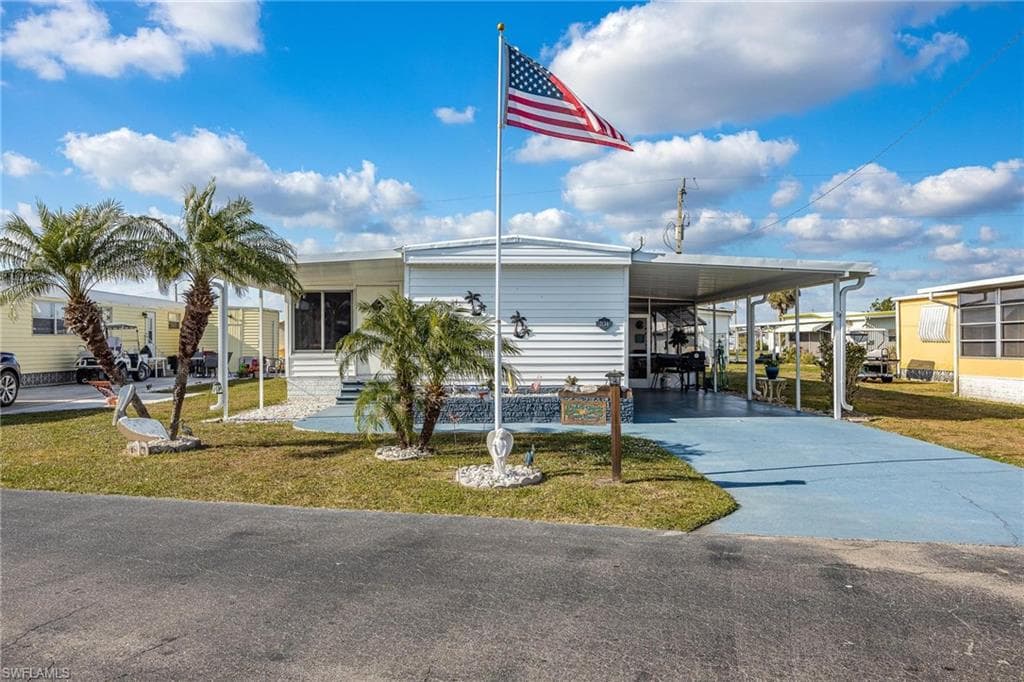 3134 Venus LN NORTH FORT MYERS, FL 33903