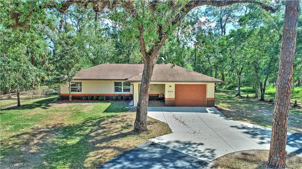 888 Live Oak LN LABELLE, FL 33935