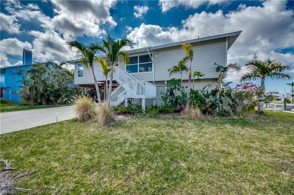 3689 Outrigger LN ST. JAMES CITY, FL 33956